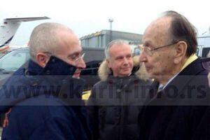 OSLOBOĐEN: Genšer u Berlinu dočekao Hodorkovskog