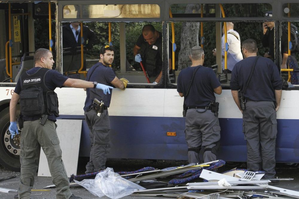 VOZAČ SPASAO PUTNIKE: Bomba podmetnuta u autobus u Tel Avivu