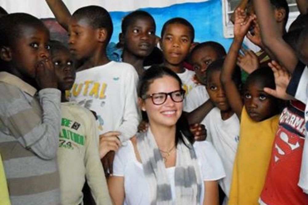 APEL ZA NESREĆNE: Adrijana Lima pomaže žrtvama Haitija