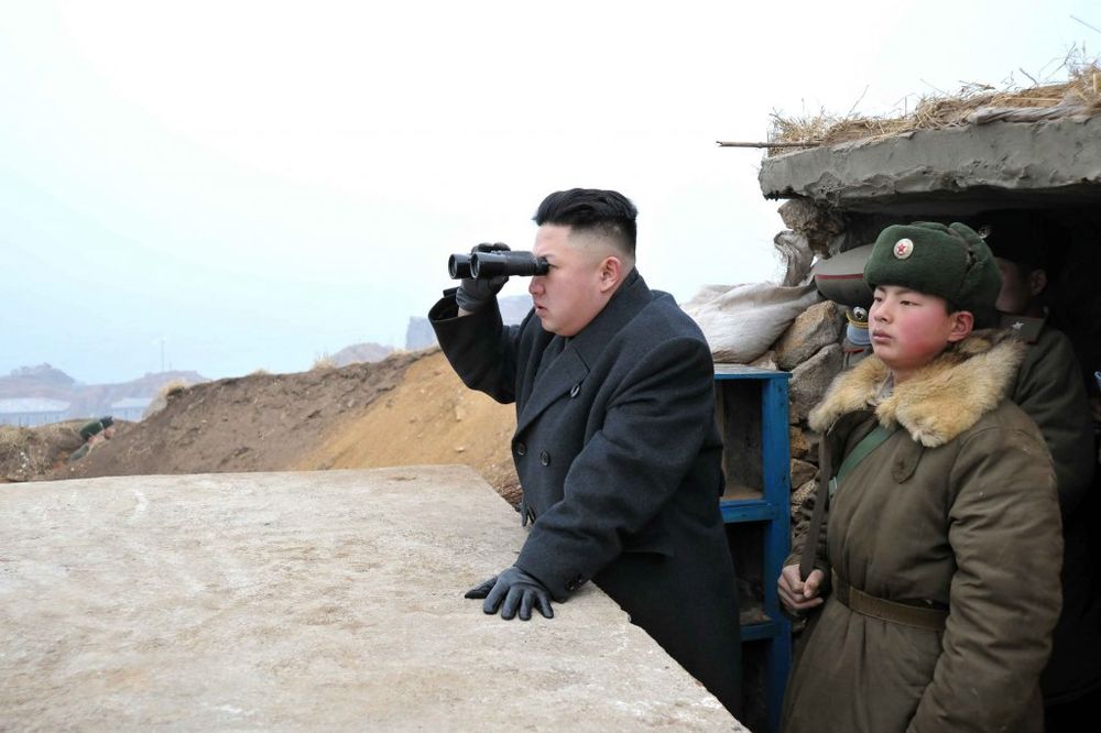PSIHOPATA: Kim Džong-un pobio tečine saradnike sa 6 protivavionskih topova!