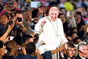 Papa Franja: Slobodno tržište pomaže bogatima, siromašni gladuju