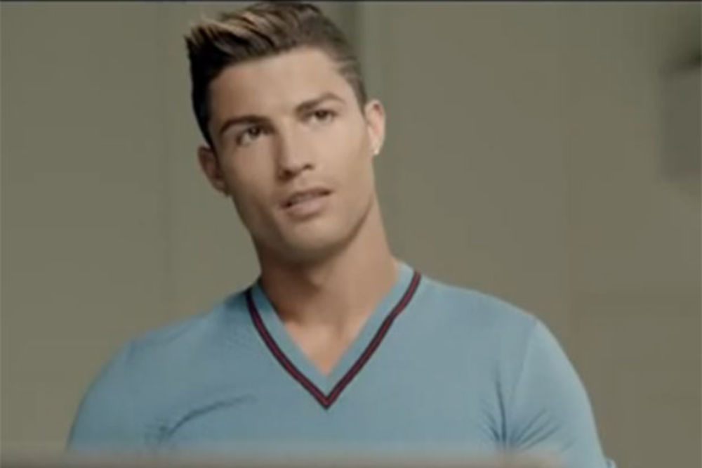 SVE ZA NOVAC: Kristijano Ronaldo promenio prezime!
