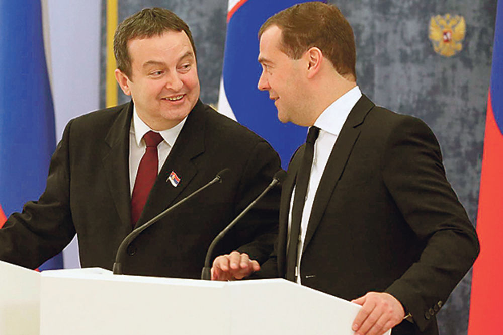 Medvedev: Dačiću, srećna Nova godina!