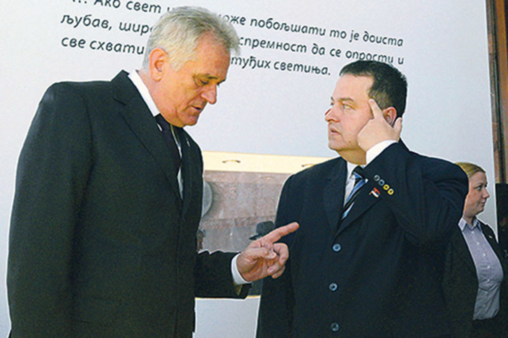 Nikolić: Dačiću, ne dam ti podršku za nagradu; Dačić: Nikolića treba kandidovati za Nobela