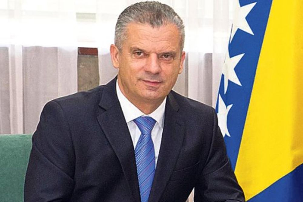 MISTERIJA: Fahrudin Radončić ne zna kako se obreo na biračkom spisku u Podgorici?!