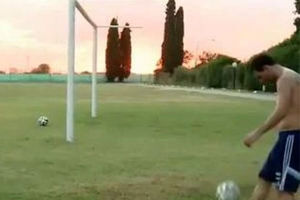 TO MOŽE SAMO MESI: Argentinac dao pogodak iz gol auta (VIDEO)