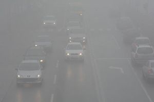 OPREZNO ZA VOLANOM: Kolovozi suvi, ali magla otežava saobraćaj