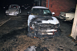 ZAPALJEN AUDI A4: U Nišu izgoreo auto!