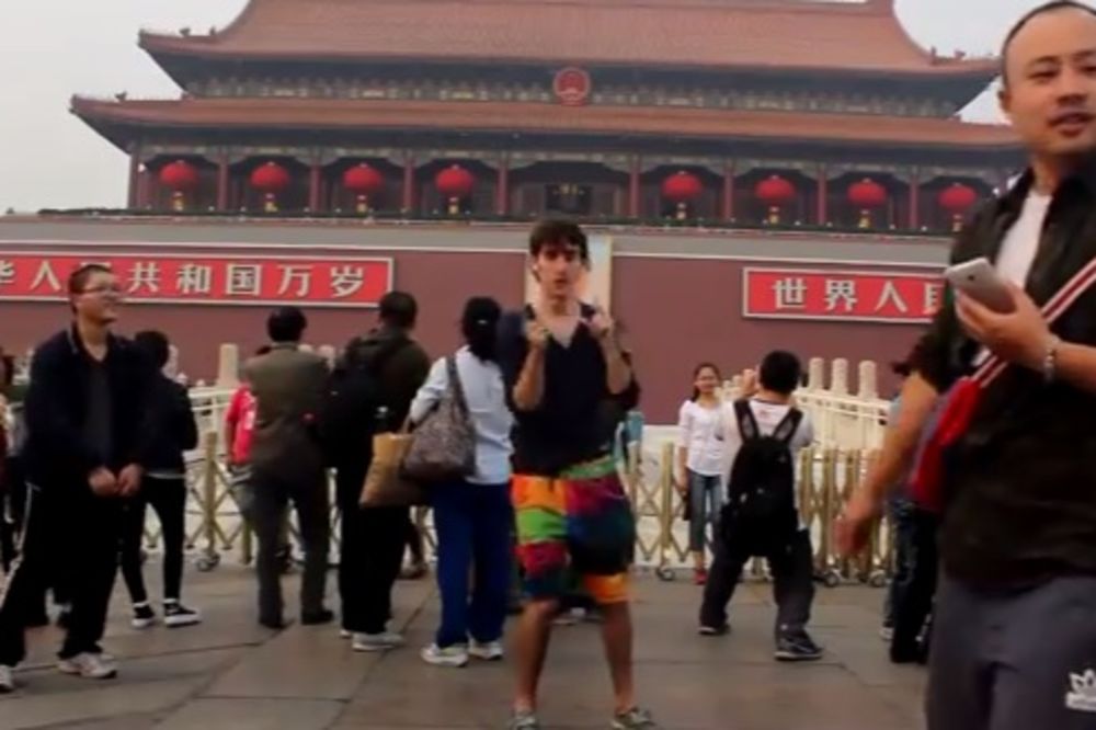 LUDI PLES: Đuskajući obišao Kinu za 100 dana