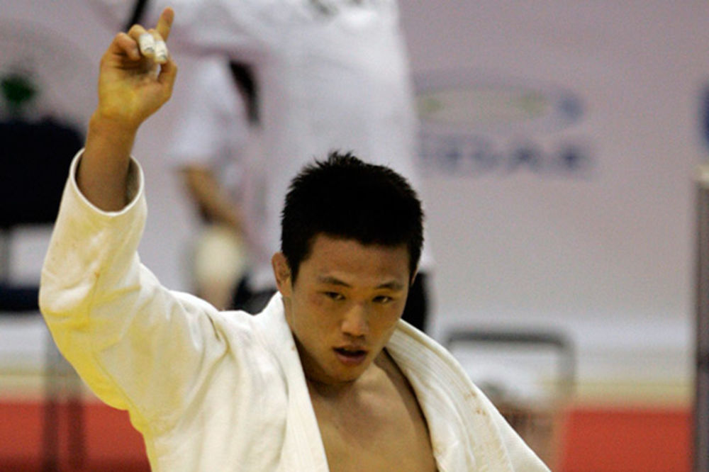 KOREJA: Osvajač olimpijskog srebra pritvoren na osam dana zbog korišćenja mobilnog