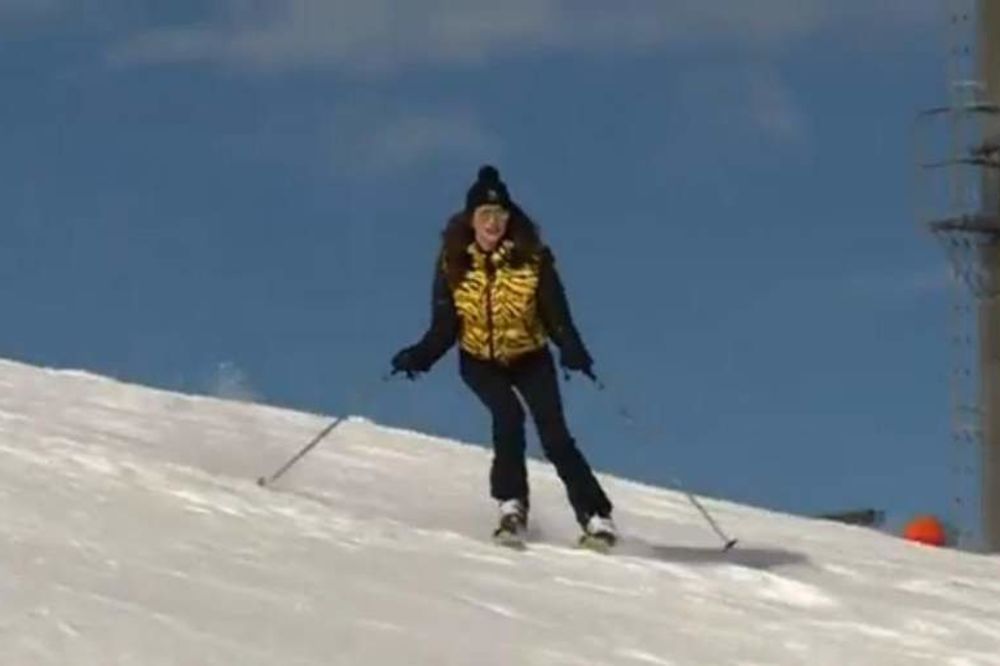 SPUŠTA SE: Pogledajte kako skija Severina!