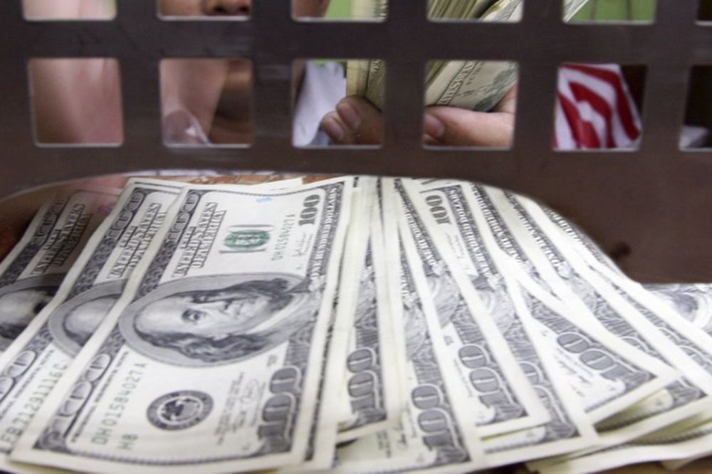 ZAJEČAR: Falsifikator rasturao lažne dolare po menjačnicama!