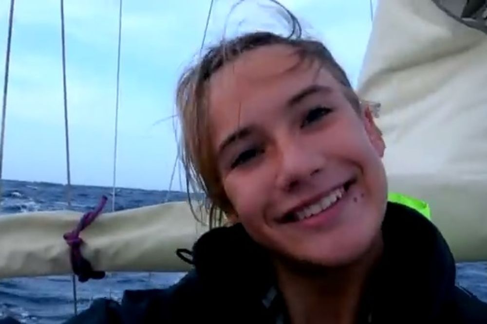 LAURINA AVANTURA: Devojčica (14) sama plovila 27.000 milja u malom jedrenjaku
