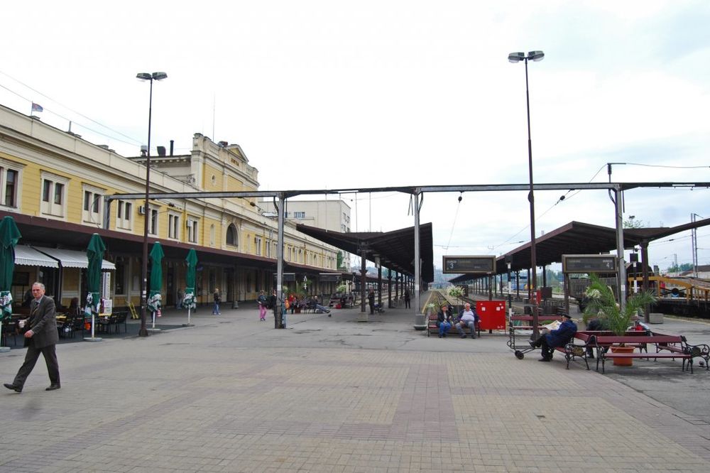 PAO SA KROVA: Poginuo radnik na Glavnoj železničkoj stanici u Beogradu!