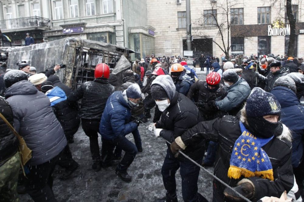 PRIMIRJE U KIJEVU: Demonstranti na 24 sata obustavili proteste