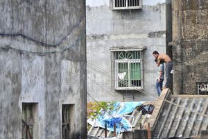 PROSIDBA KAKVU NISTE VIDELI: Goli Kinez 5 sati držao devojku na krovu kao taoca tražeći brak!