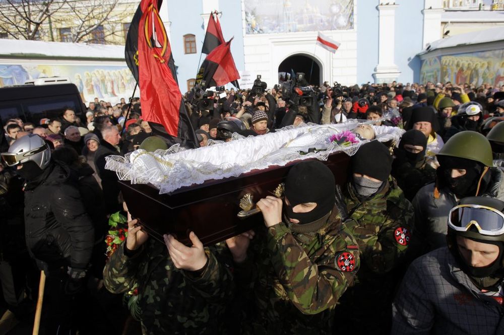 Kijev: Odloženi protesti zbog sahrane ubijenog demonstranta