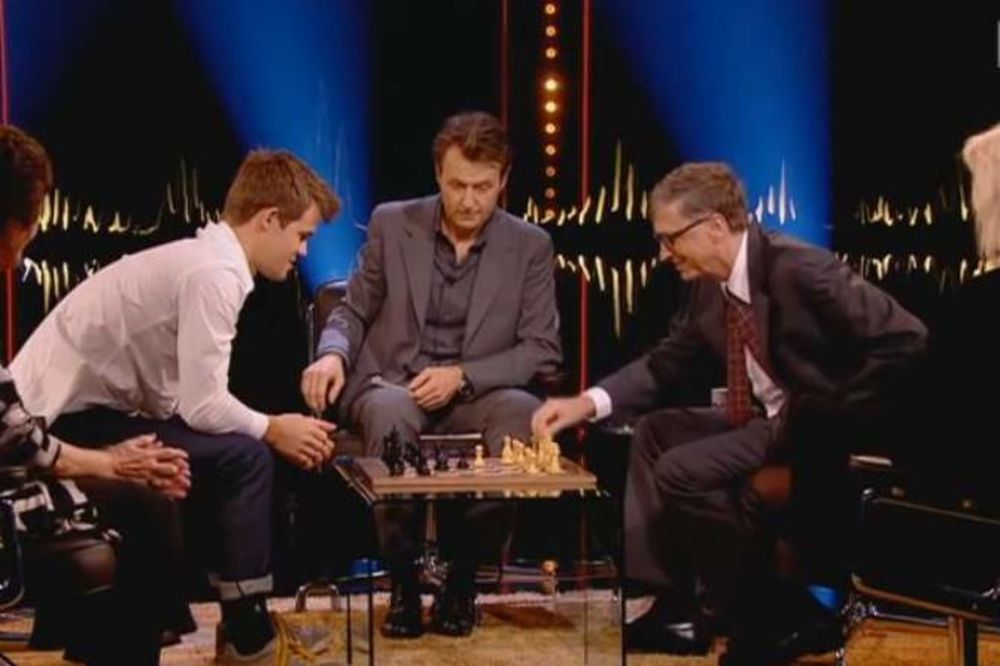 POGLEDAJTE: Bil Gejts poražen u šahu za 79 sekundi!
