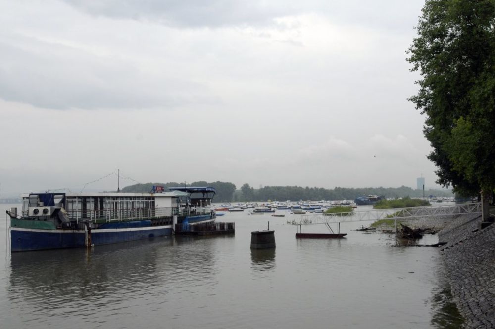 Dunav nije zagađen posle prevrtanja barže