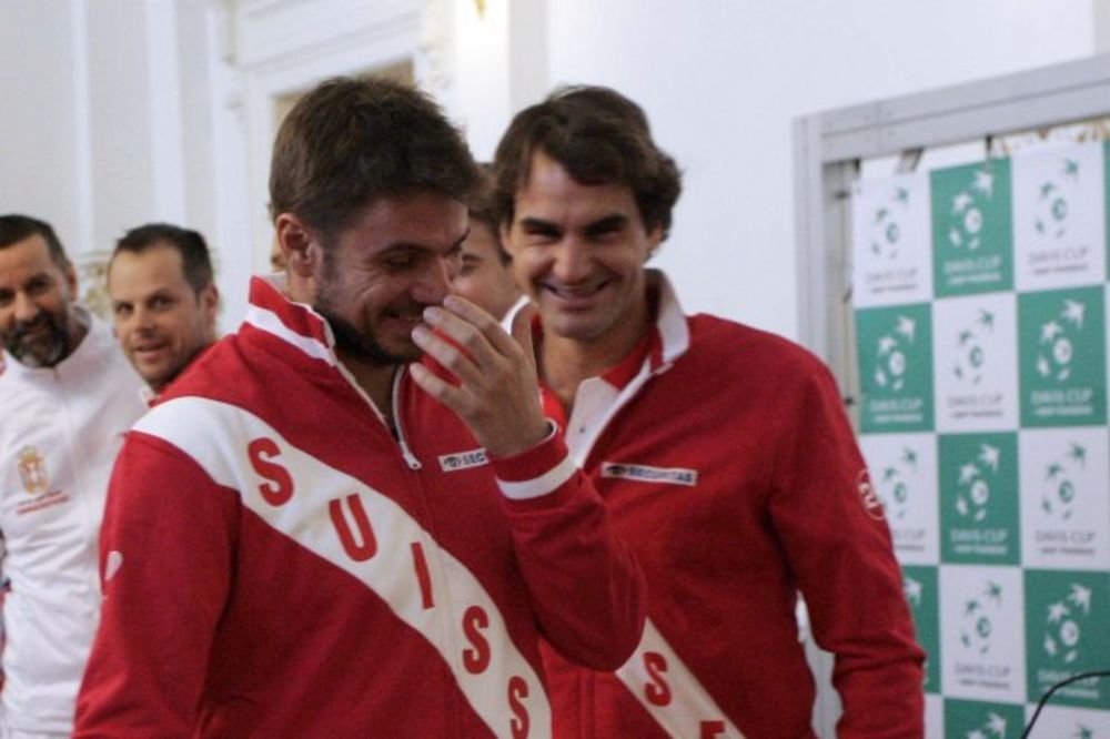 TO JE BOLELO: Federer potkačio Vavrinku laktom po nosu!