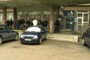 VIDEO KOJI JE RAZLJUTIO JAVNOST: Policija u Tuzli suzavcem prskala nedužne studente