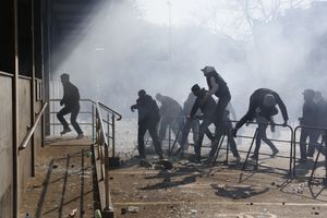 NARODU UTERUJU STRAH U KOSTI: U Tuzli uhapšeno nekoliko učesnika demonstracija iz februara!