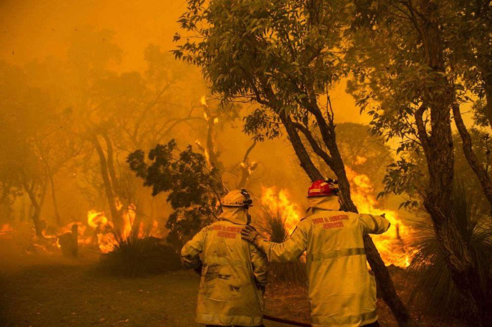 VATRA PRETI MELBURNU: Izgorelo 30 kuća, požar bukti u predgrađima