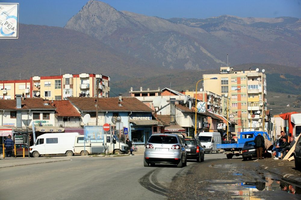 NASTAVLJENO DIVLJANJE ALBANACA: Ponovo zapaljena kuća Srbina povratnika