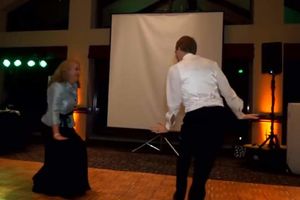ZA PAMĆENJE: Ples mladoženje i njegove majke koji gosti neće zaboraviti