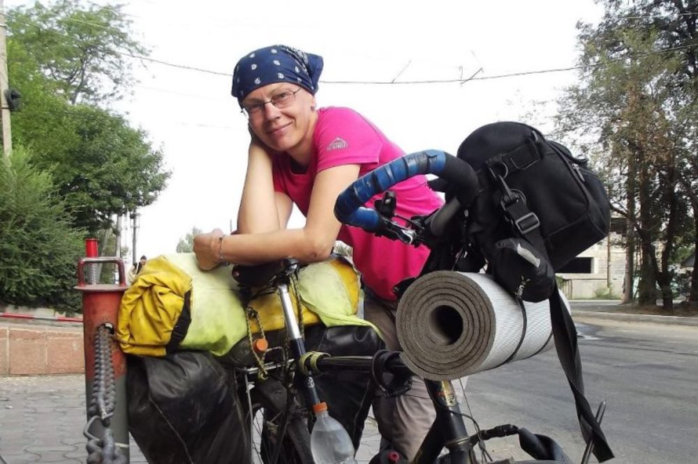 SRPKINJA BICIKLOM PREŠLA 28.000 KM: Život je kratak da ga trošim na petodnevni posao