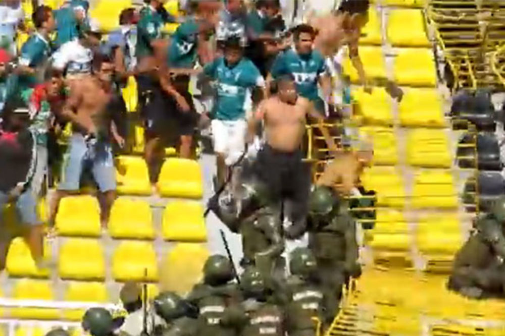 HAOS U ČILEU: Žestoka tuča navijača i policije! (VIDEO)