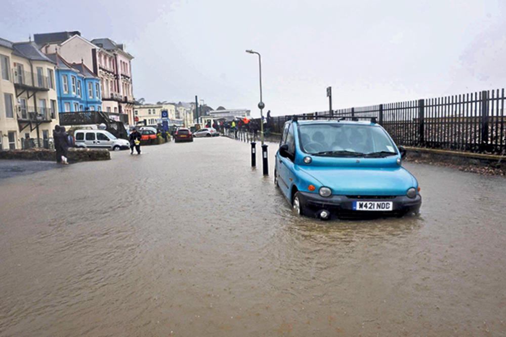 PANIKA: Londonu preti potop i zaraze