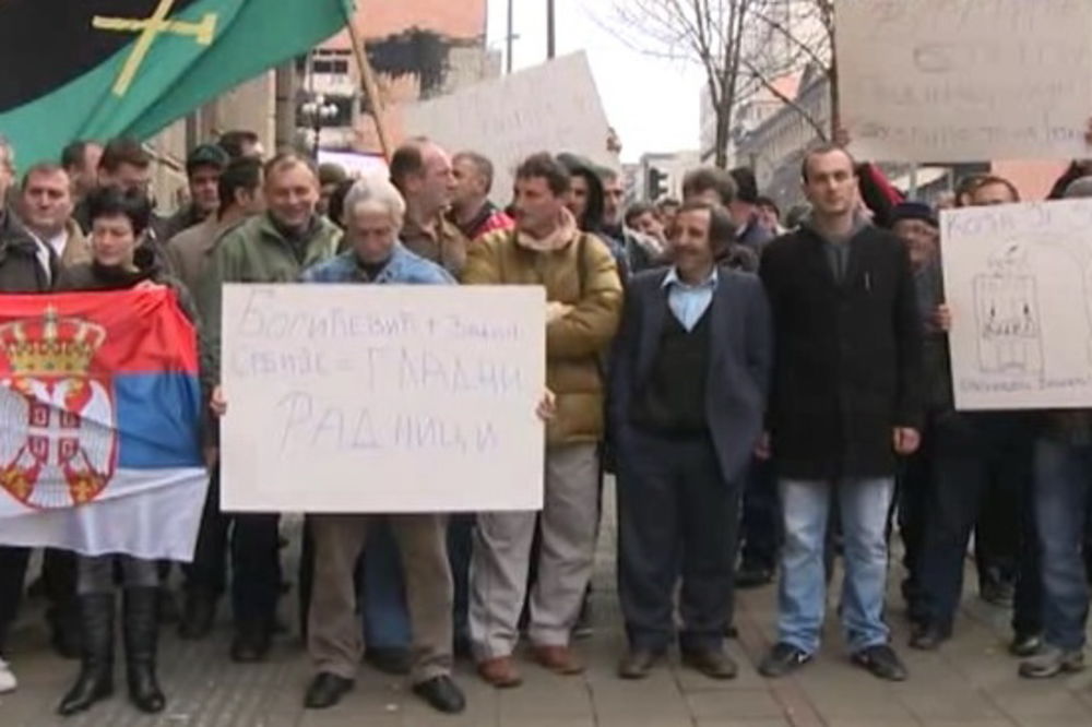 PROTEST ISPRED VLADE: Rudari iz Zajače traže 3 plate, staž i knjižice