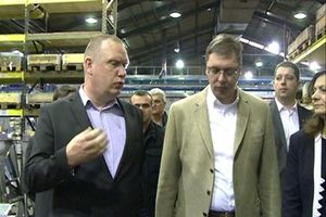 Vučić obišao fabriku Meteh: Ključni zadatak SNS da zaposli ljude