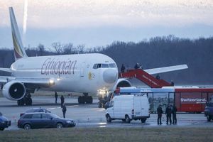 Kopilot oteo etiopski avion i spustio ga u Ženevu