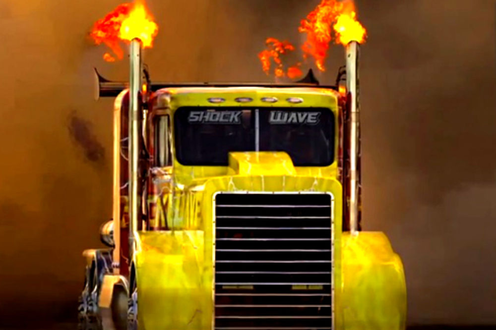 MONSTRUM SA 36.000 KONJSKIH SNAGA: Ovaj kamion razvija brzinu veću od 600 kilometara na sat!