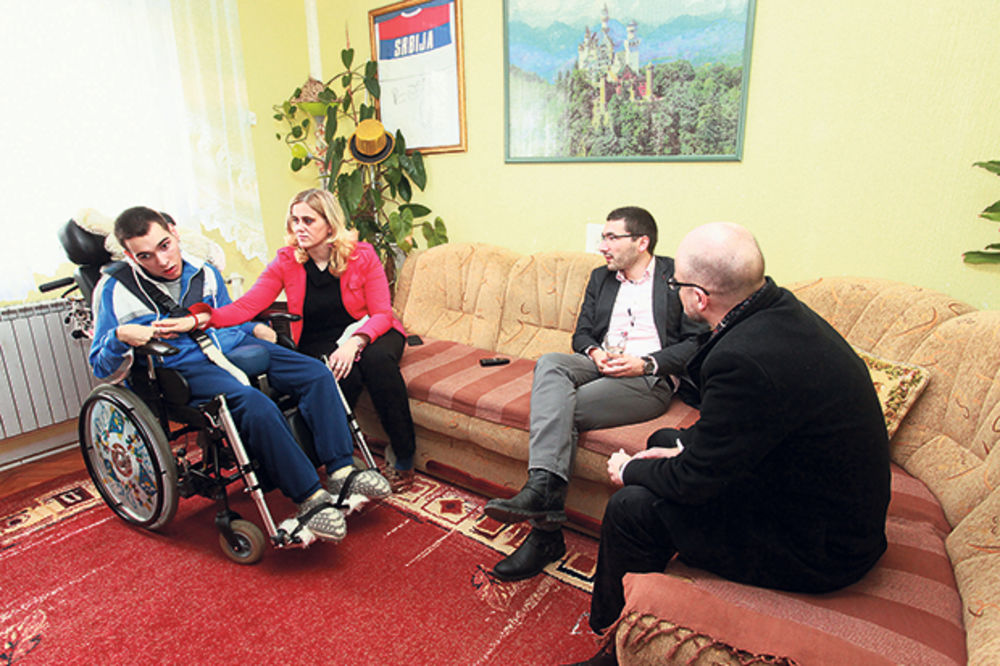 POHVALNO: Treća Srbija donirala novac bolesnom dečaku