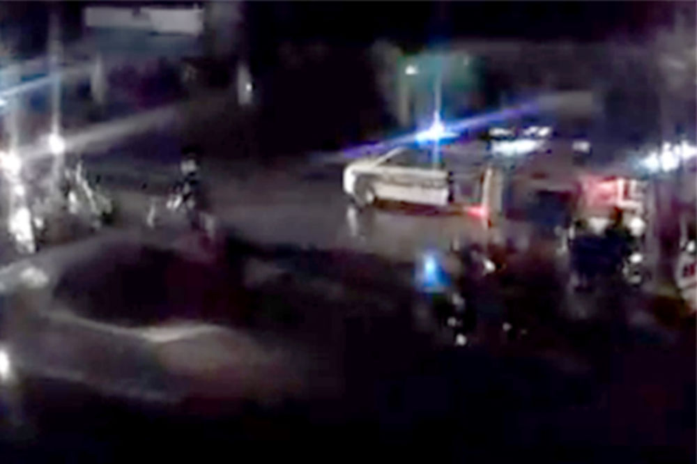 (VIDEO) JURNJAVA U NIŠU: 10 azilanata beželo od policije pa se autom zabilo u banderu!