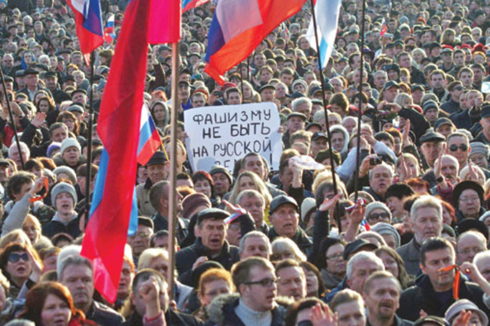 SEVASTOPOLJ PROTIV KIJEVA: Demonstranti na Krimu ne priznaju puč u Ukrajini
