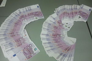 BOGAT ULOV: Carinici zapelnili 80.000 evra!