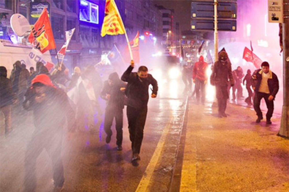 KRVAVA UVERTIRA: Navijači Čelsija izbodeni u Istanbulu