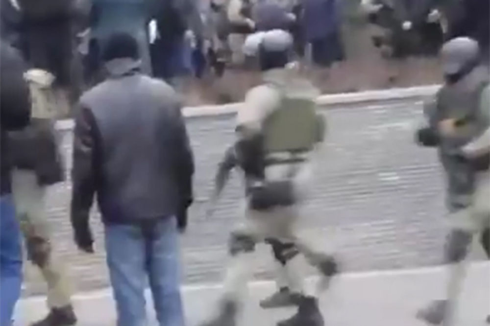 POGLEDAJTE: "Psi rata" stigli u Ukrajinu, snimljeni u Donjecku