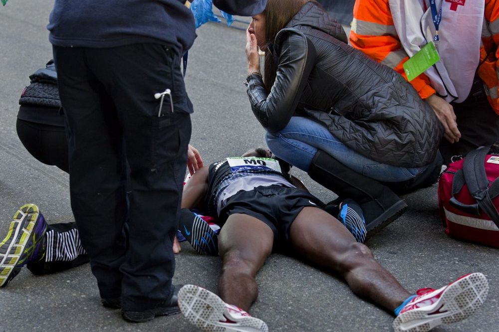 KOLABIRAO: Mo Farah se srušio tokom polumaratona u Njujorku (VIDEO I FOTO)