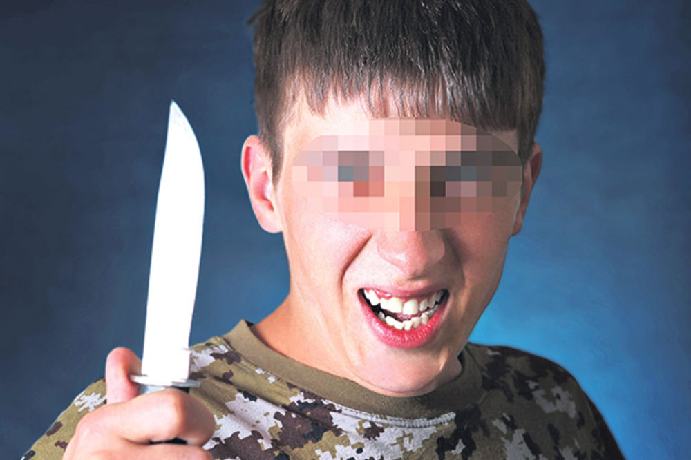 UŽAS: Dečak od 10 godina nožem ranio majku jer mu nije dala sok!