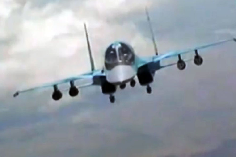 PUTINOV NEBESKI RAZARAČ: Lovcu bombarderu SU-34 ne prilaze ni s leđa, a leti i po najtežem vremenu!