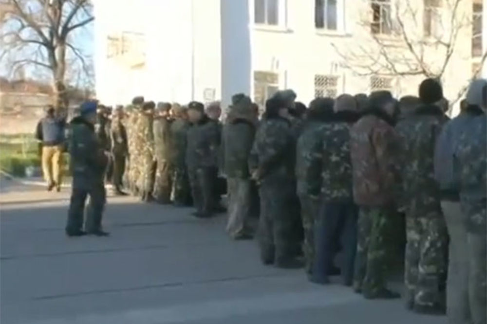 (VIDEO) Pogledajte kako ukrajinski vojnici okreću leđa Rusima koji su ih opkolili!