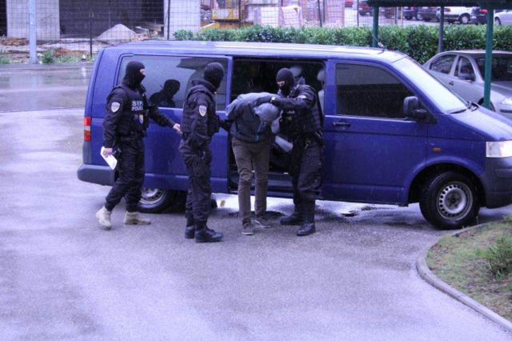 SKANDAL U MUP RS: 6 specijalaca uhapšeno zbog pljačke blindiranog vozila i krađe 300.000 evra!