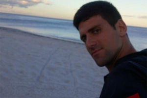 OPUŠTANJE NA PLAŽI: Novak uživao u zalasku sunca u Majamiju