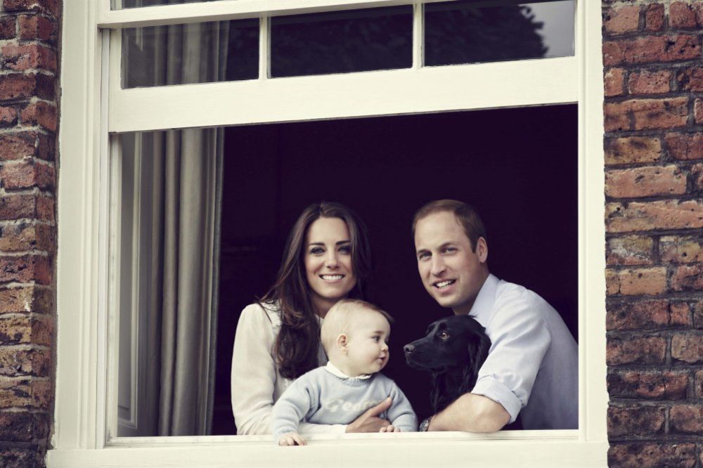FOTO DANA: Mali princ Džordž zasenio oca i majku!