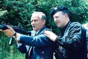 NEPODOBAN: Zbog slike s Arkanom i puškom Petrović neće biti trener Sarajeva